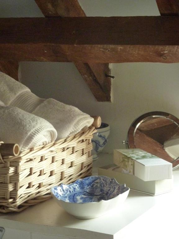 St Benedicts Byre B&B 크로우허스트 객실 사진