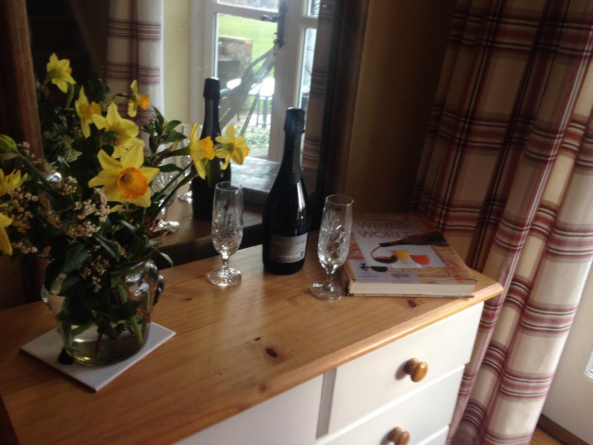 St Benedicts Byre B&B 크로우허스트 외부 사진