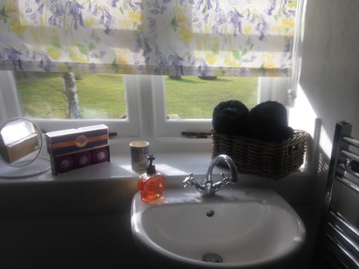 St Benedicts Byre B&B 크로우허스트 외부 사진